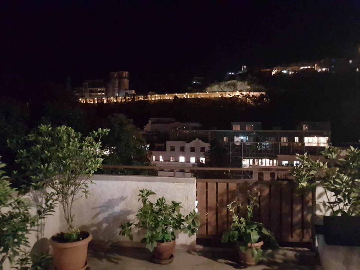 Sololaki Tale Apartment Tbilisi Bagian luar foto